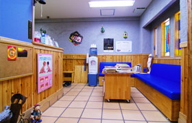 石原歯科医院 - 待合室の写真